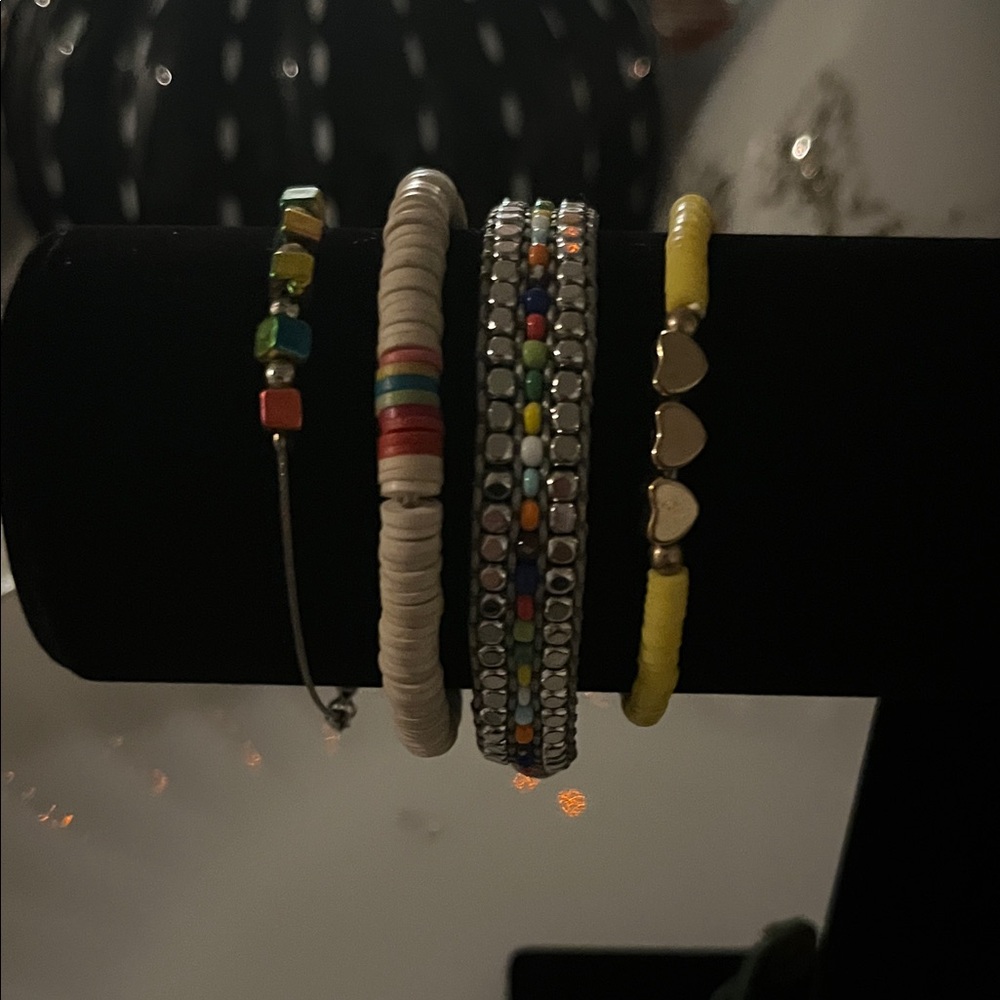 Beautiful lot of 4 bracelets